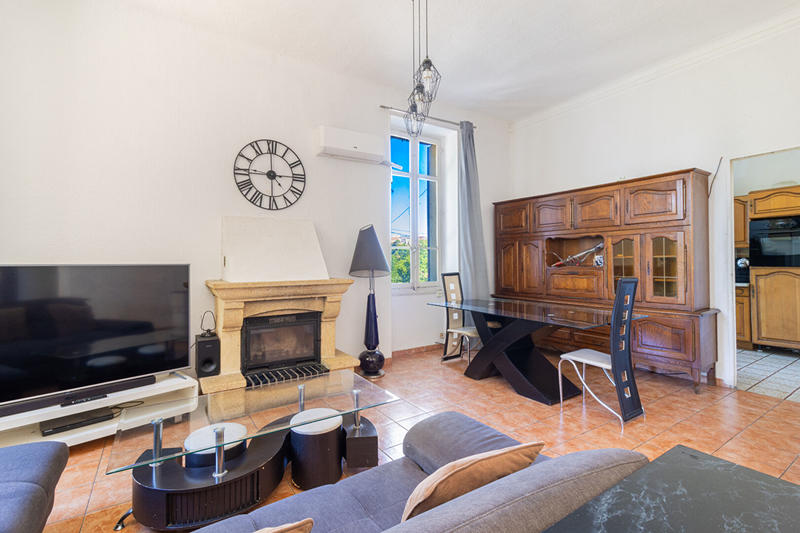 Maison - 220 m² - 6 pièces