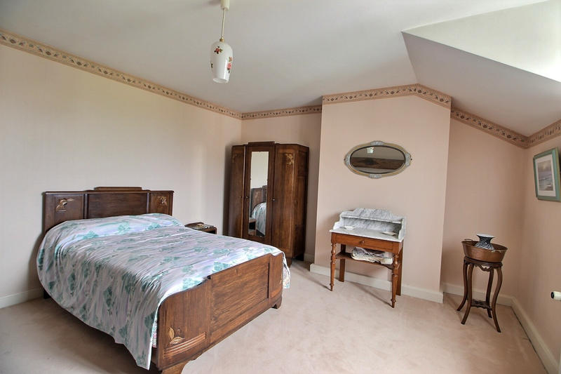 Maison de village - 200 m² - 9 pièces