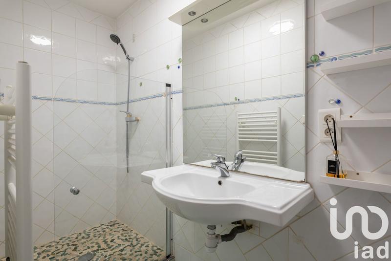 Maison - 222 m² - 7 pièces