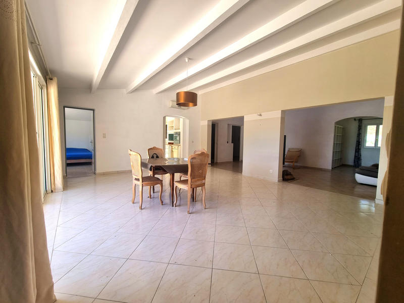 Maison - 140 m² - 5 pièces