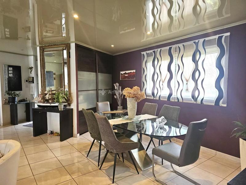 Maison - 167 m² - 6 pièces