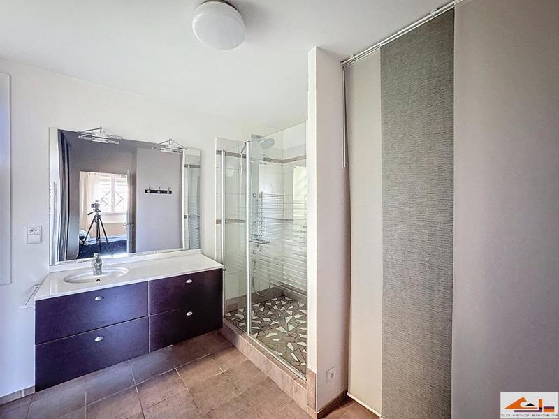 Maison - 180 m² - 7 pièces