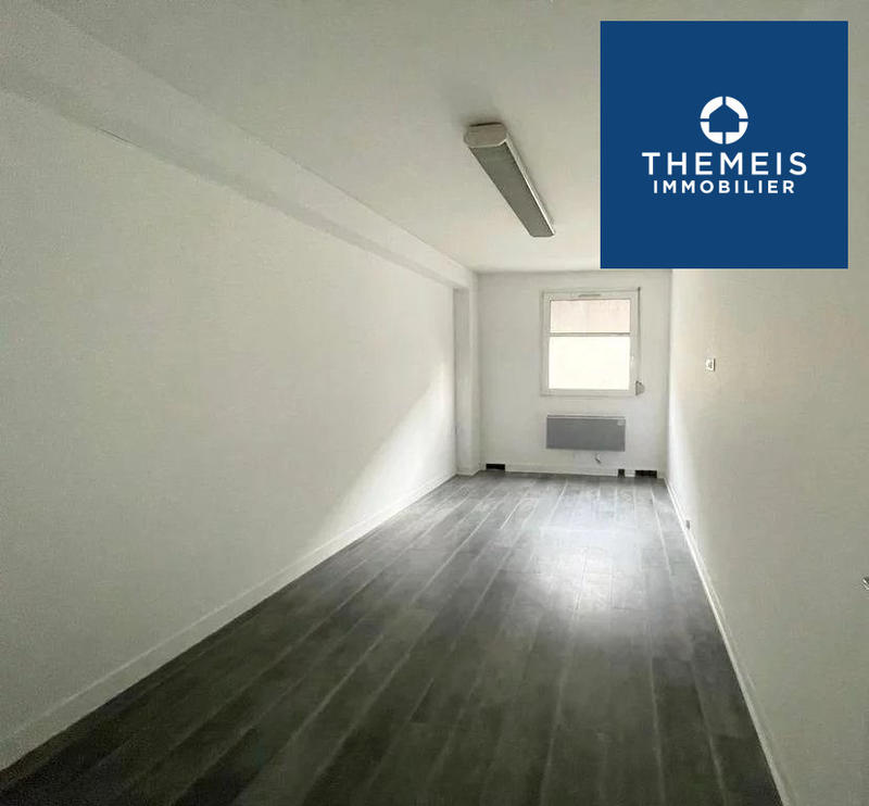 Local commercial - 101 m² - 4 pièces