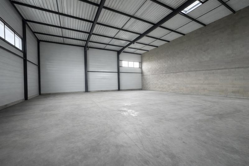 Entrepôt - 330 m²
