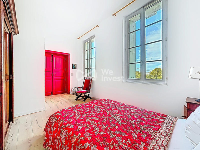 Maison - 484 m² - 16 pièces