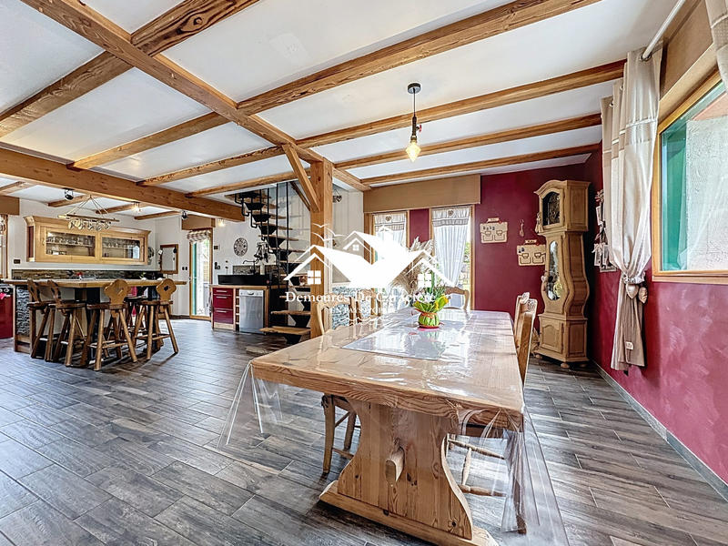 Maison - 174 m² - 7 pièces