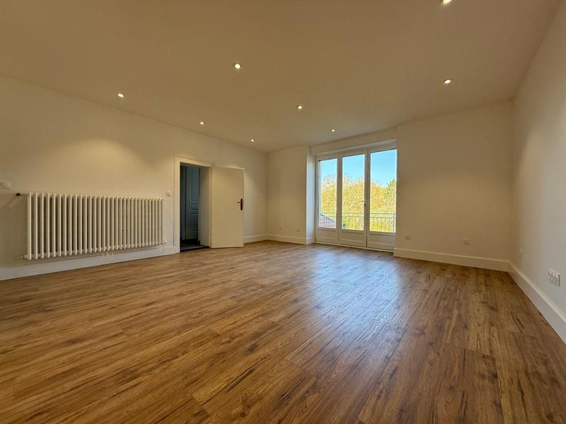 Maison ancienne - 306 m² - 8 pièces