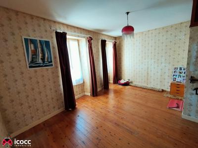 Maison - 71 m² - 5 pièces