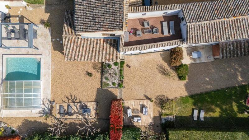 Mas - 350 m² - 9 pièces