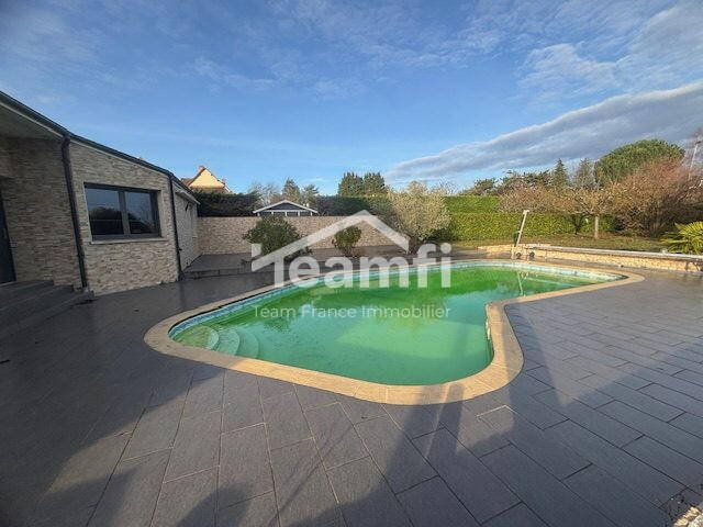 Maison - 245 m² - 7 pièces