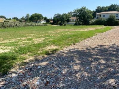 Terrain constructible - 1 665 m²