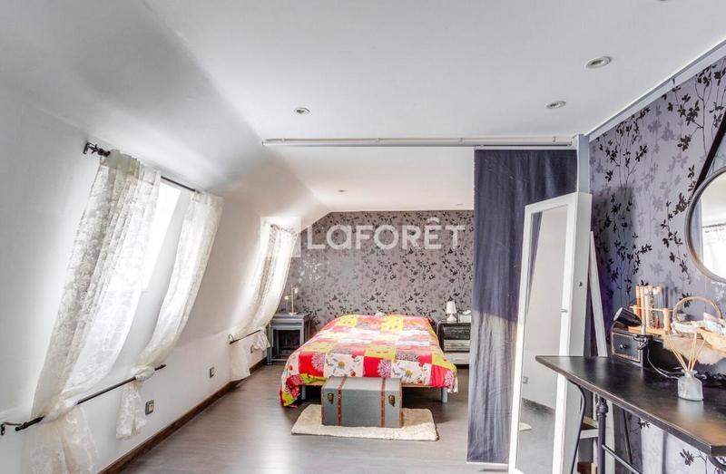 Loft - 185 m² - 5 pièces