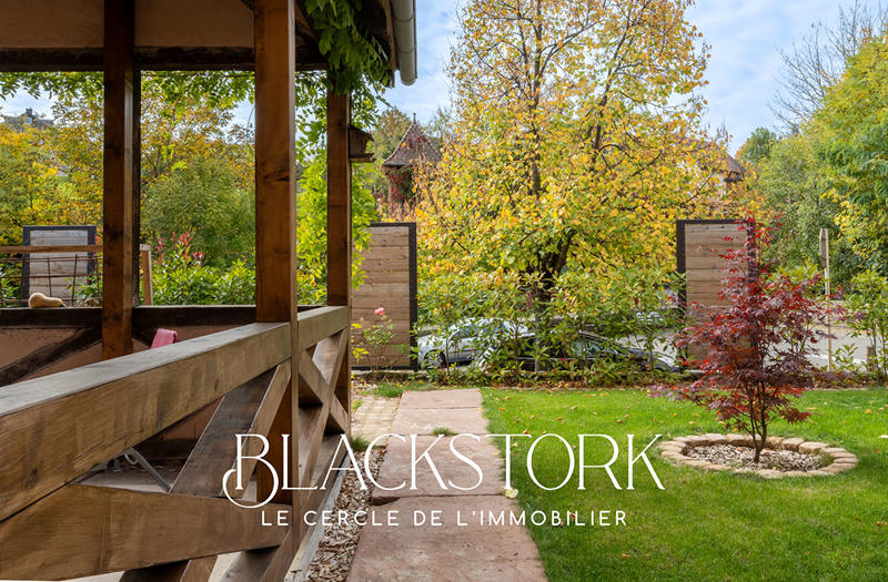 Maison - 196 m² - 7 pièces