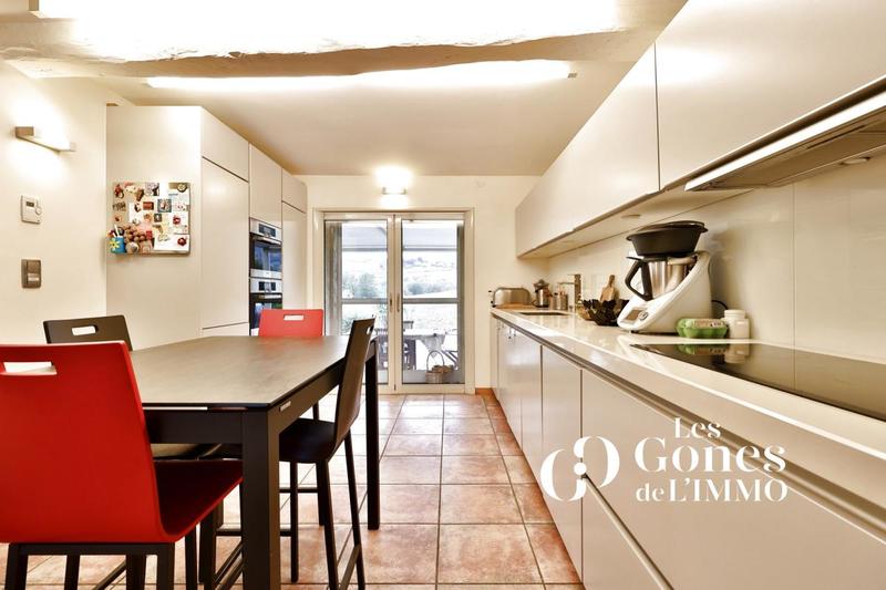 Maison - 220 m² - 7 pièces