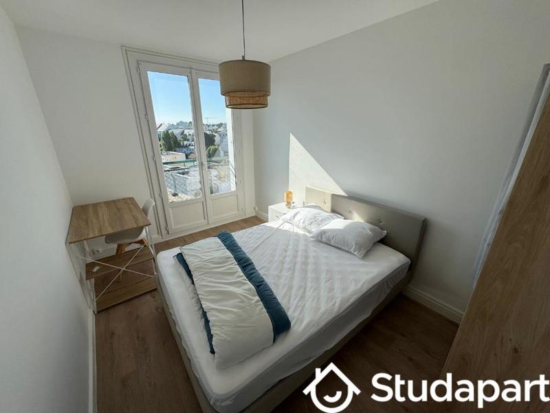 Chambre - 11 m² - 1 pièce