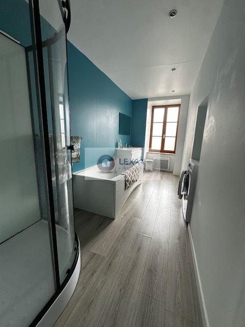 Maison - 225 m² - 8 pièces