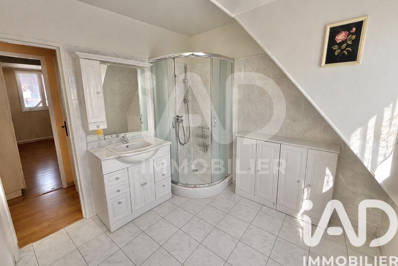 Maison - 92 m² - 5 pièces