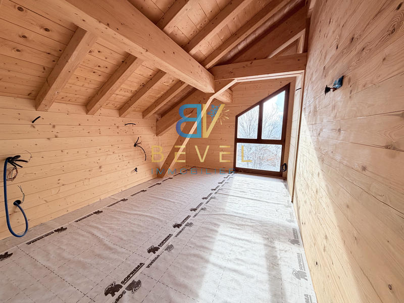 Châlet - 306 m² - 9 pièces