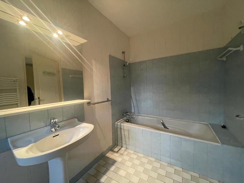 Maison traditionnelle - 189 m² - 8 pièces