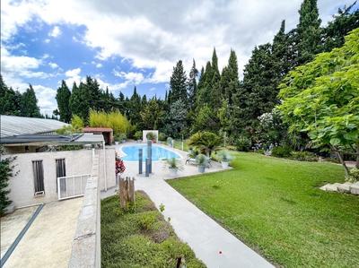 Villa - 230 m² - 9 pièces