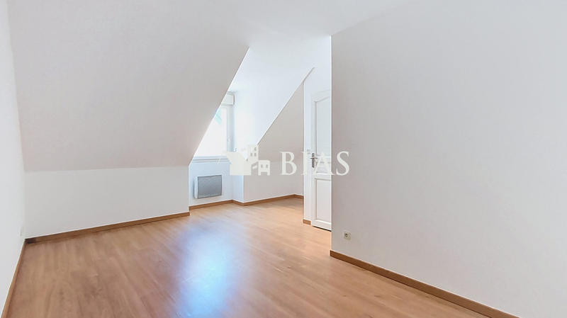 Appartement - 90 m² - 4 pièces