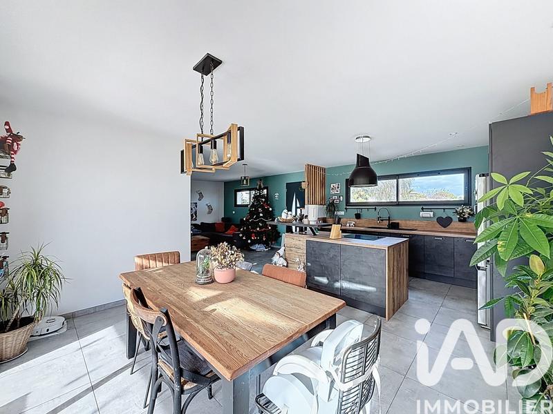 Maison - 102 m² - 4 pièces