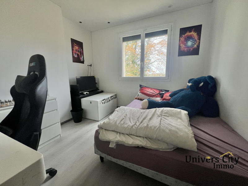 Maison - 94 m² - 5 pièces