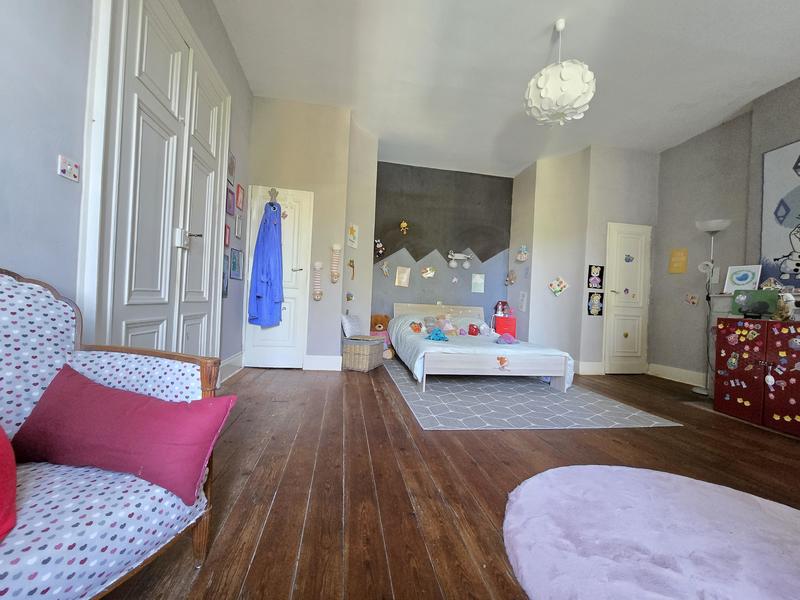 Villa - 330 m² - 8 pièces