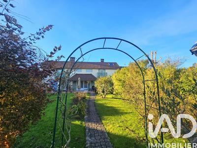 Maison - 292 m² - 8 pièces