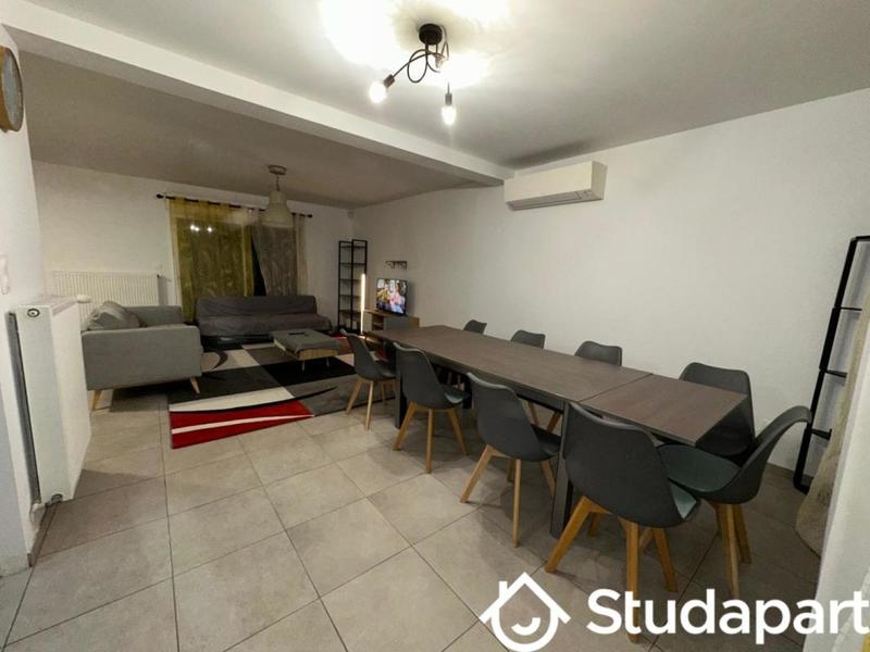 Chambre - 11 m² - 1 pièce