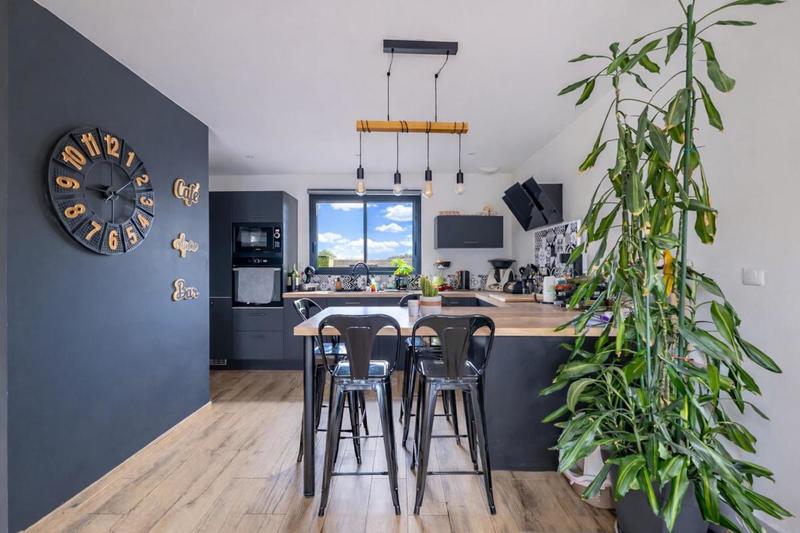 Maison - 110 m² - 5 pièces