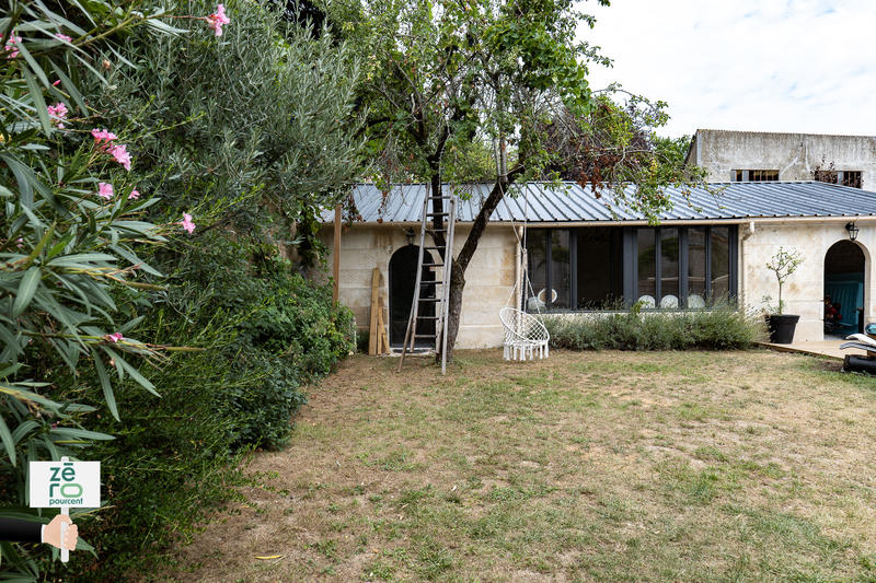 Maison - 256 m² - 8 pièces