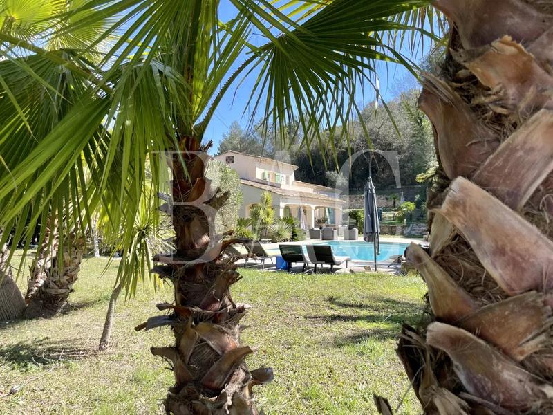 Villa - 180 m² - 6 pièces