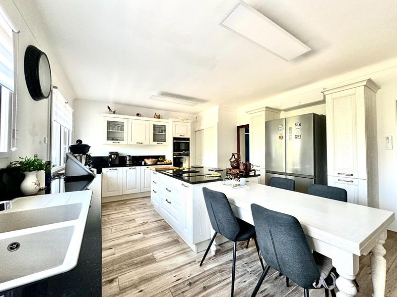 Maison - 171 m² - 5 pièces