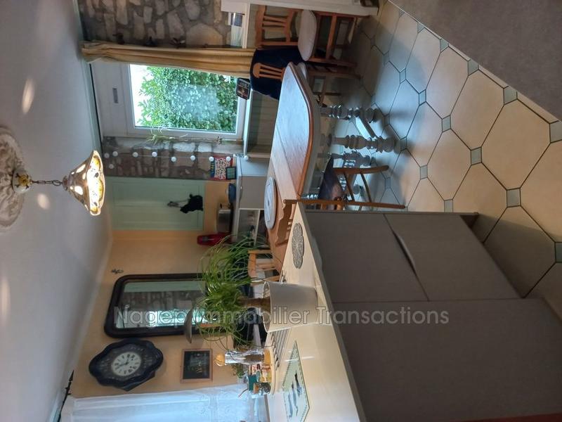 Maison - 246 m² - 9 pièces