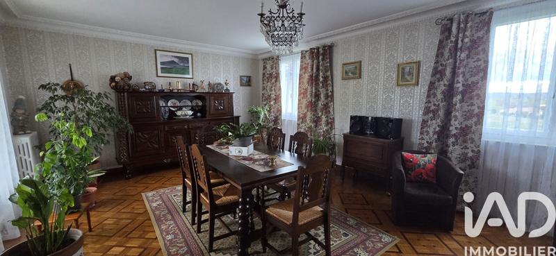 Maison - 232 m² - 9 pièces