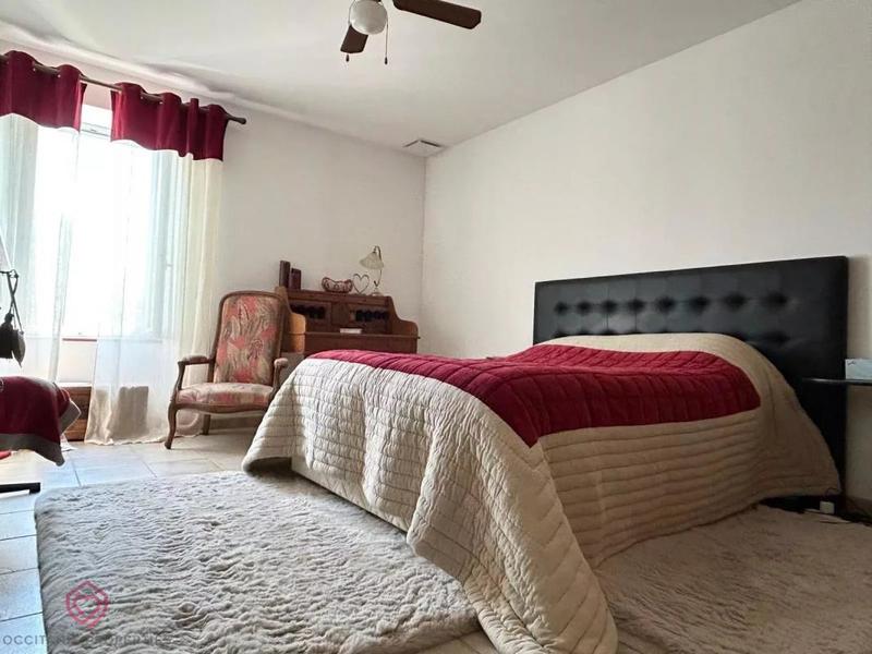 Demeure - 224 m² - 7 pièces