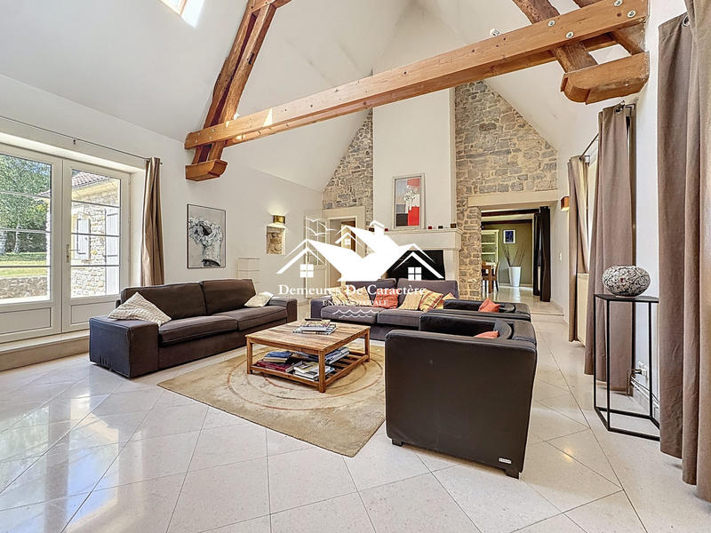 Maison - 266 m² - 8 pièces