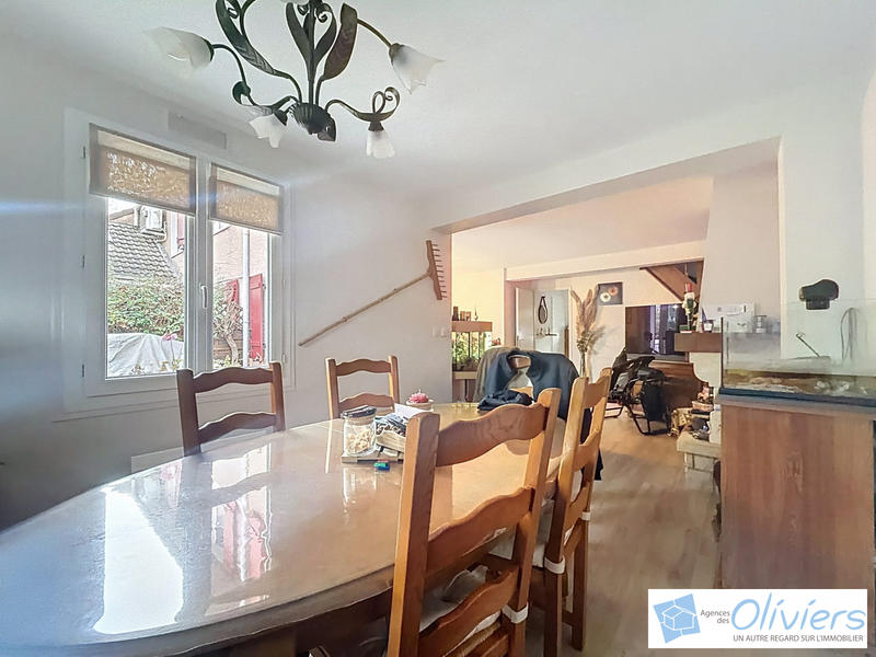 Maison - 97 m² - 6 pièces