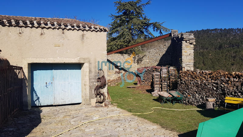 Propriété - 80 m² - 5 pièces