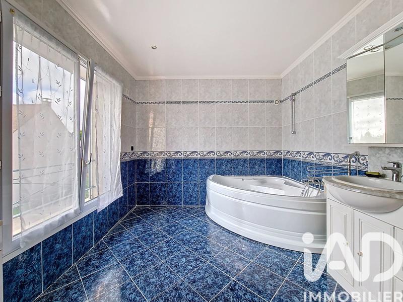 Maison - 177 m² - 7 pièces