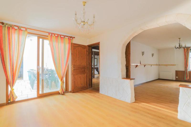 Maison - 210 m² - 6 pièces