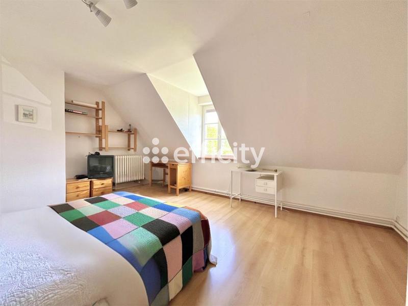 Maison - 140 m² - 7 pièces