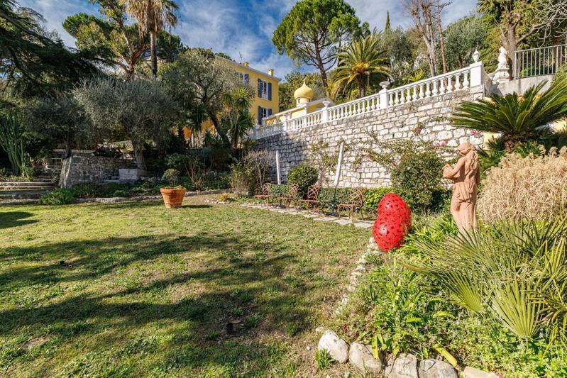 Propriété - 350 m² - 7 pièces