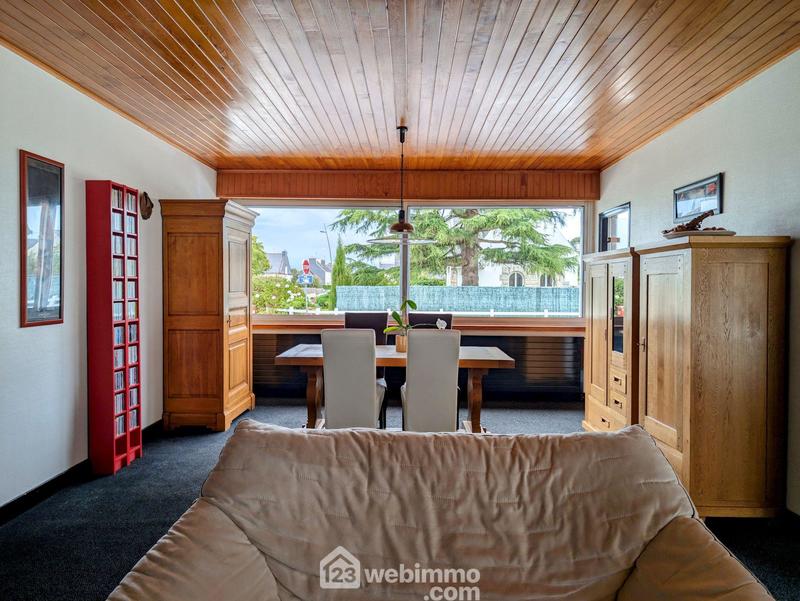 Maison - 234 m² - 8 pièces