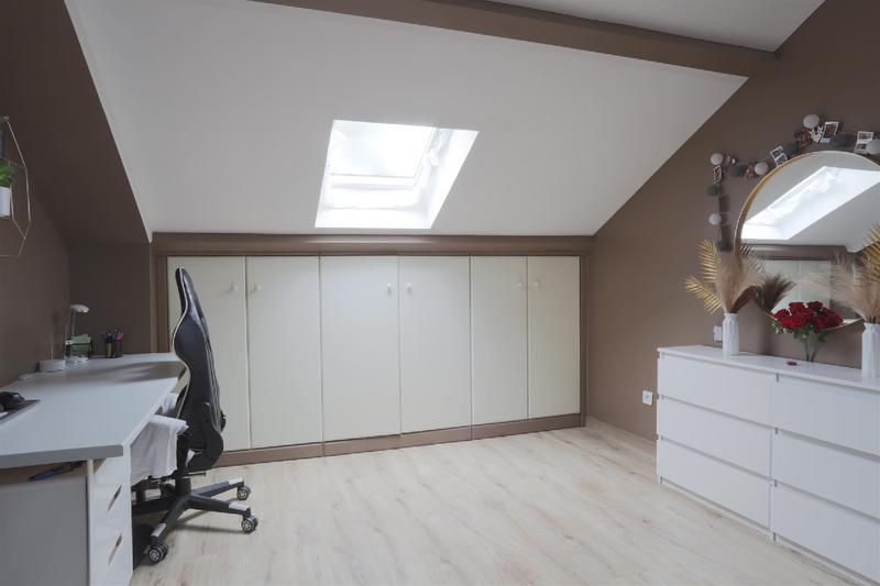 Maison - 263 m² - 11 pièces