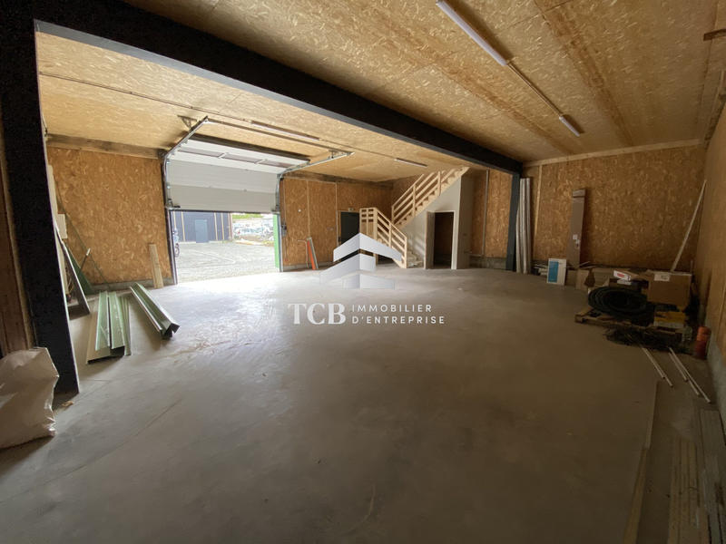 Local d'activités - 206 m²
