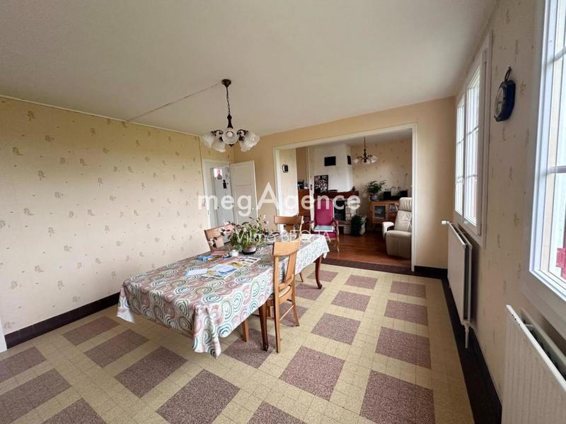 Maison - 137 m² - 8 pièces