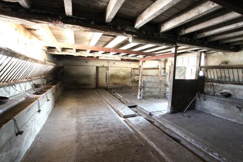 Propriété - 107 m² - 6 pièces