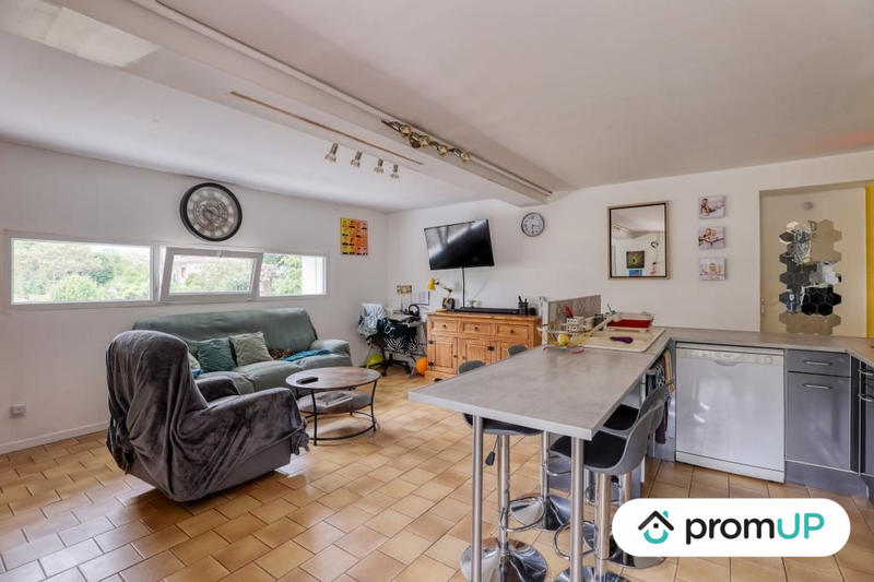 Maison traditionnelle - 210 m² - 6 pièces